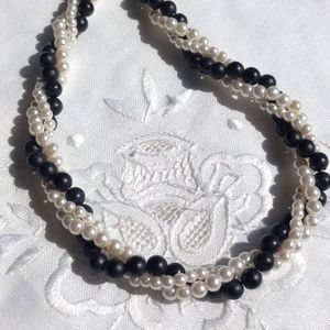 Triple twist faux white pearl and matte black pearl vintage necklace